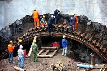 福州隧道钢花管支护案例